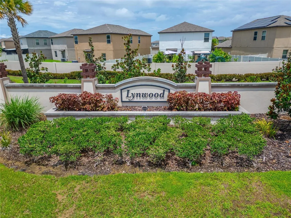 5119 WHITE CHICORY DRIVE Apollo Beach, FL 33572