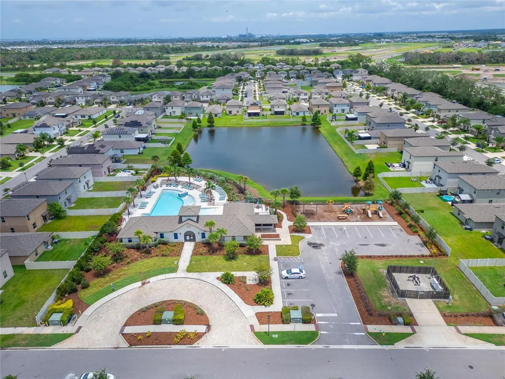 5119 WHITE CHICORY DRIVE Apollo Beach, FL 33572