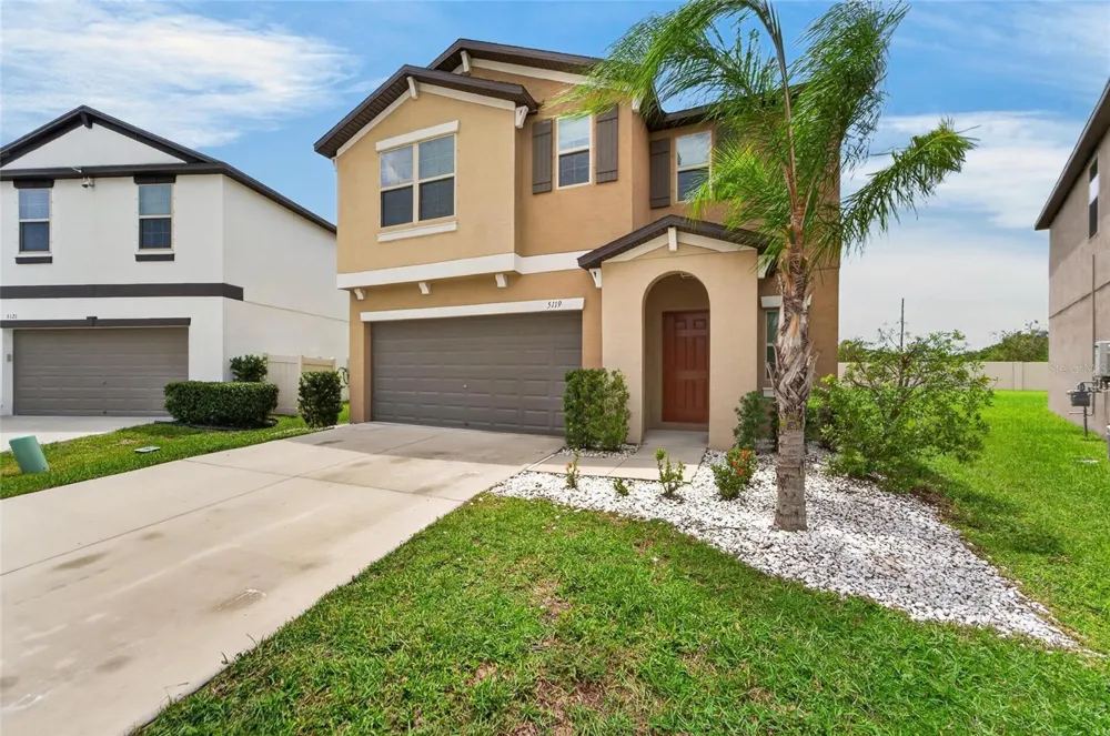 5119 WHITE CHICORY DRIVE Apollo Beach, FL 33572