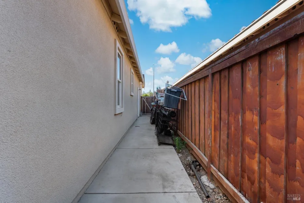 665 Brazelton Circle Vacaville, CA 95688