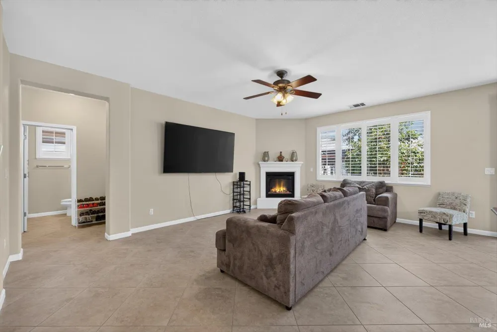 665 Brazelton Circle Vacaville, CA 95688