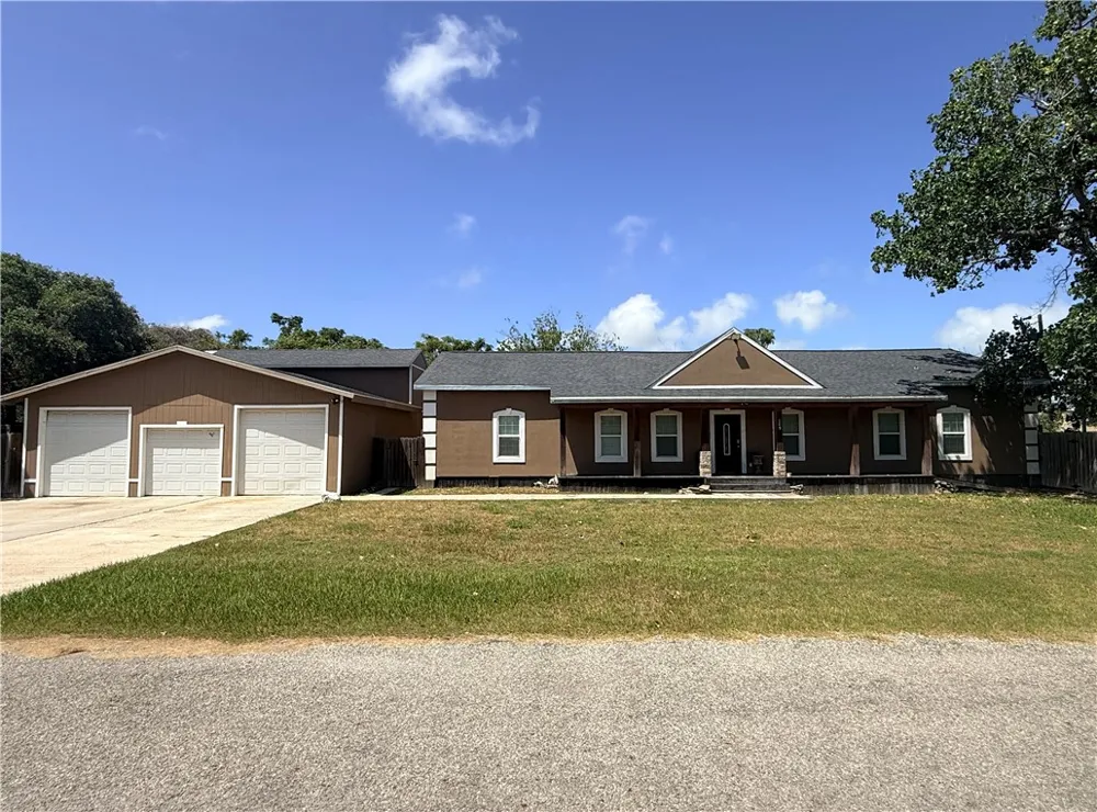 129 S Verne Street Rockport, TX 78382