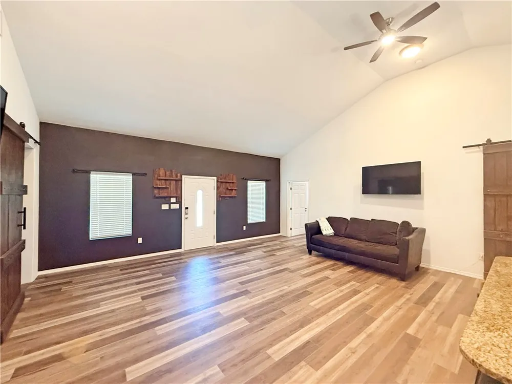 129 S Verne Street Rockport, TX 78382