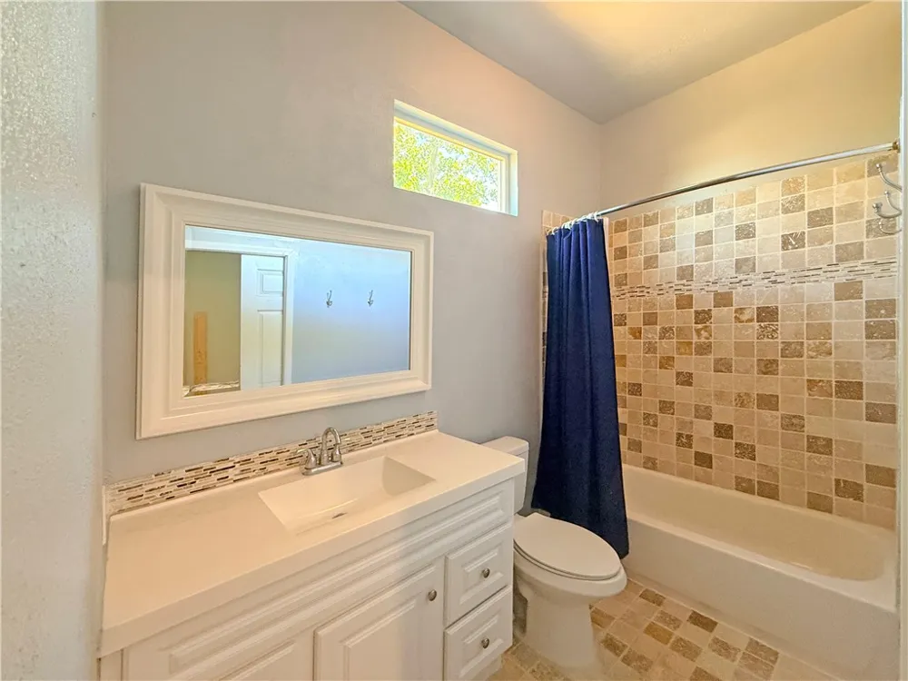 129 S Verne Street Rockport, TX 78382