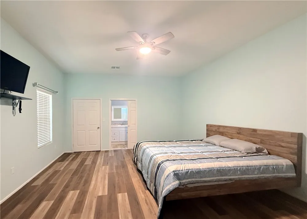 129 S Verne Street Rockport, TX 78382