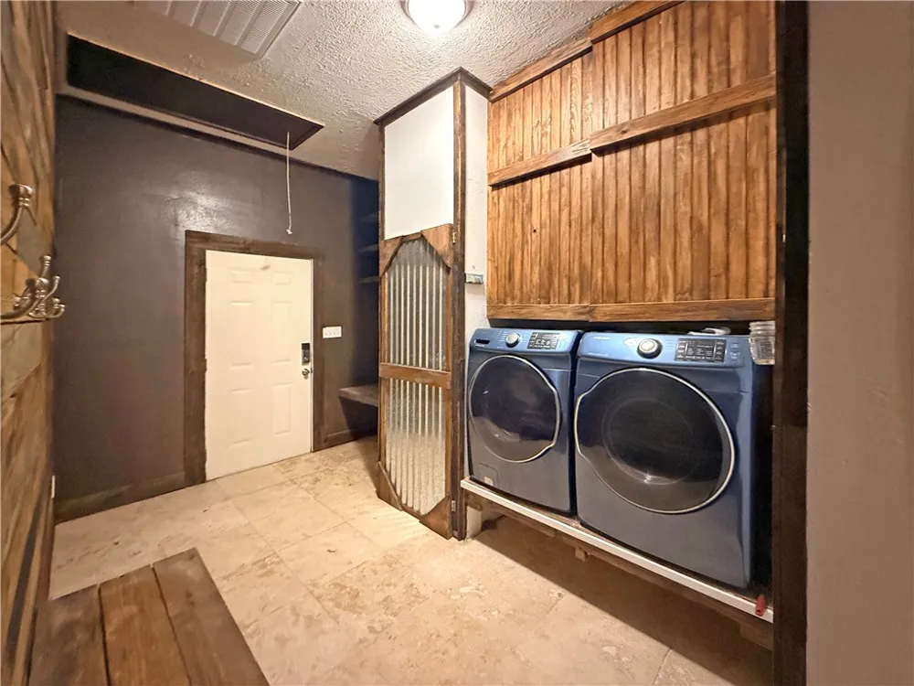 129 S Verne Street Rockport, TX 78382