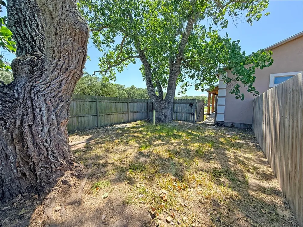 129 S Verne Street Rockport, TX 78382