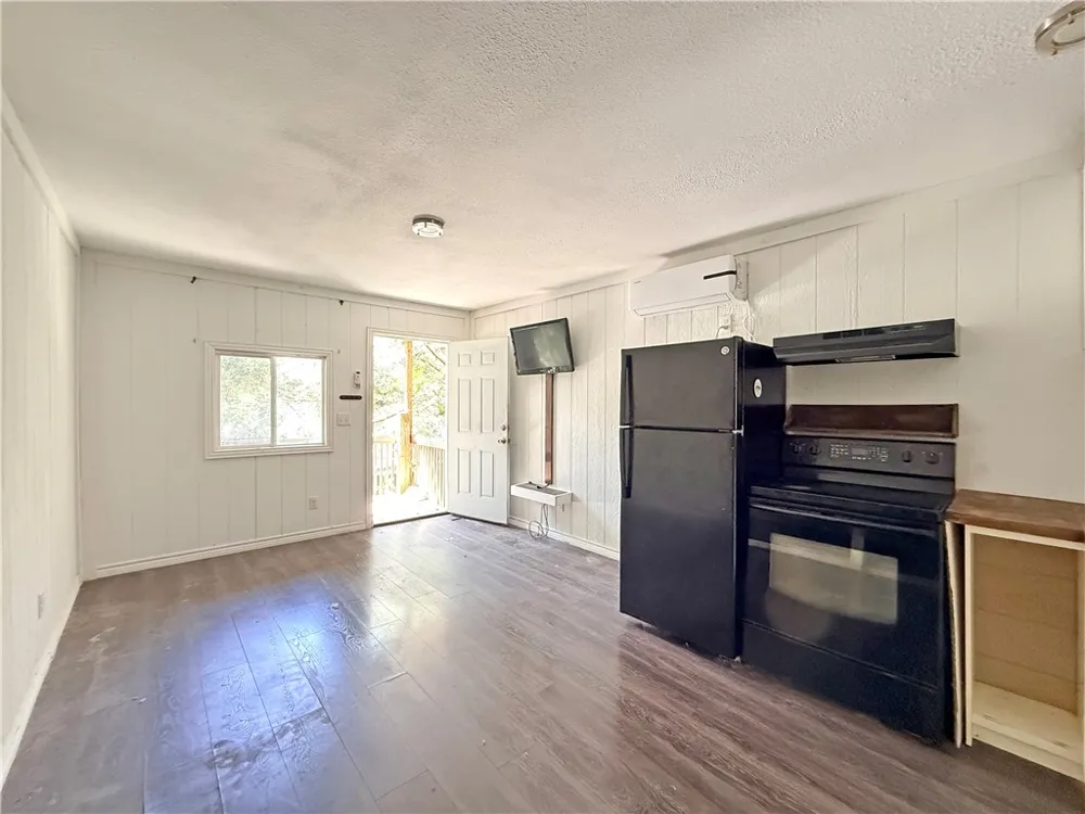 129 S Verne Street Rockport, TX 78382