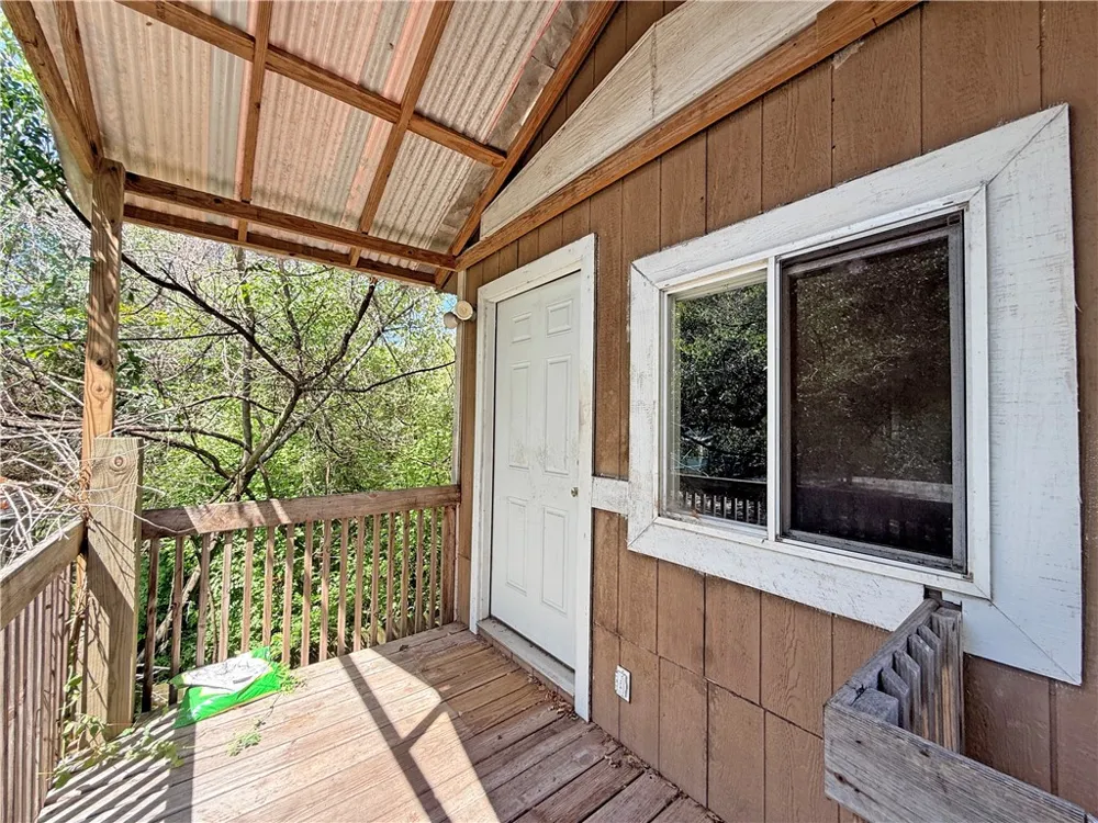 129 S Verne Street Rockport, TX 78382