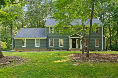 902 Dunsinane Road