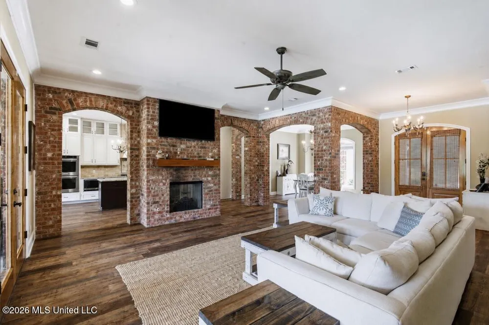 329 Pennebaker Road Vicksburg, MS 39183