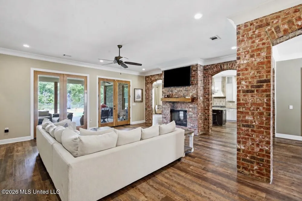 329 Pennebaker Road Vicksburg, MS 39183