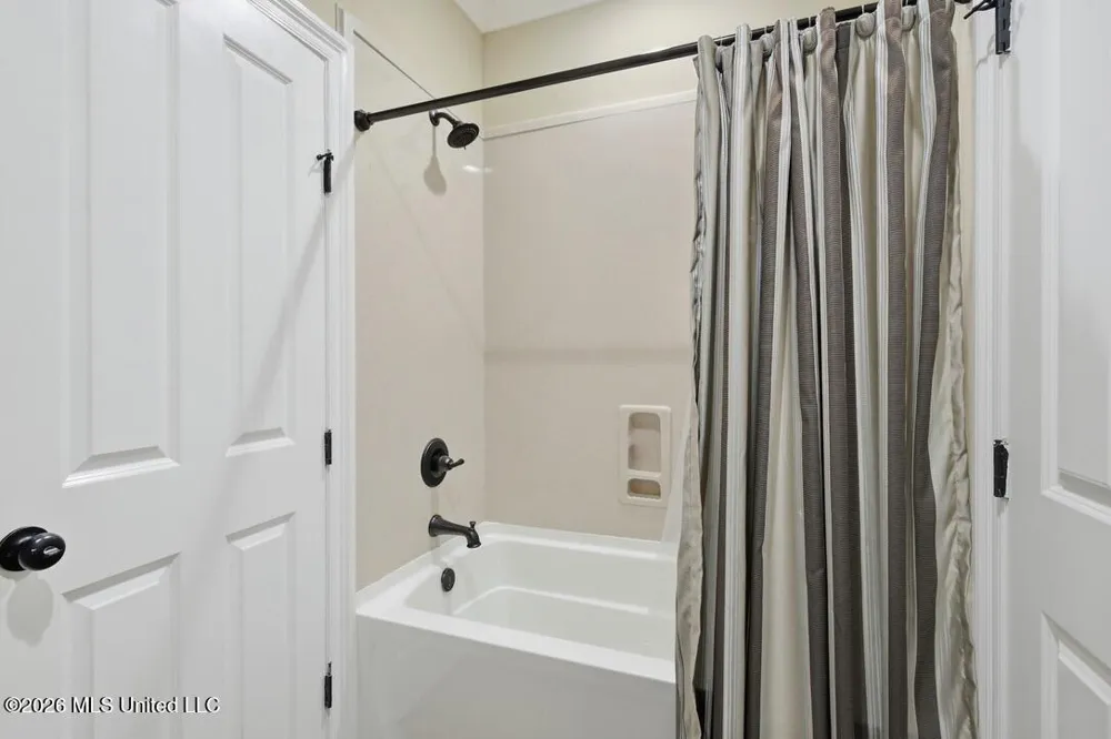 329 Pennebaker Road Vicksburg, MS 39183