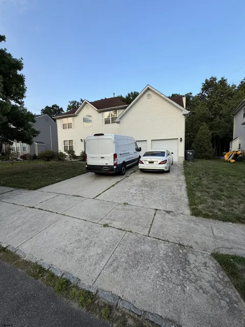 18 Chancellor Park Dr