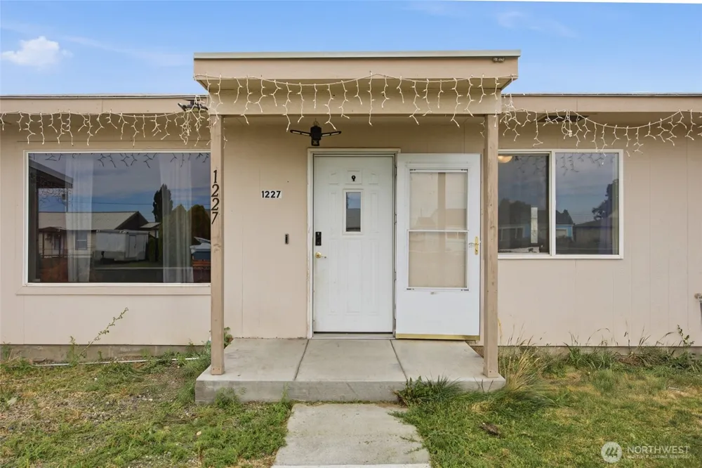 1227 Lowry Street Moses Lake, WA 98837