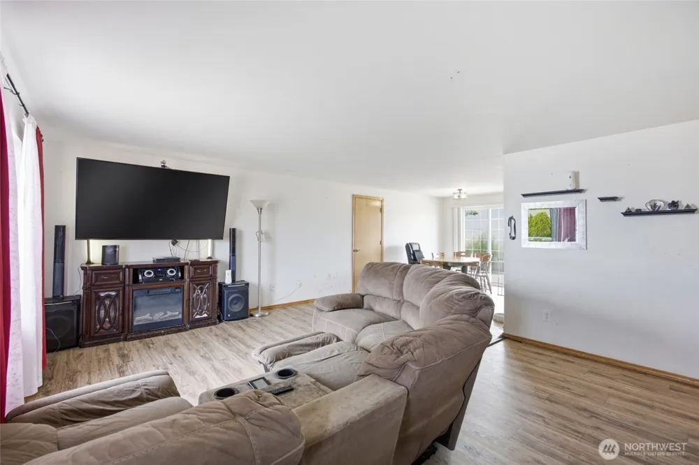 1227 Lowry Street Moses Lake, WA 98837