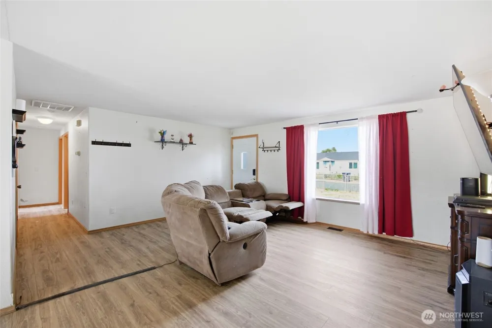 1227 Lowry Street Moses Lake, WA 98837