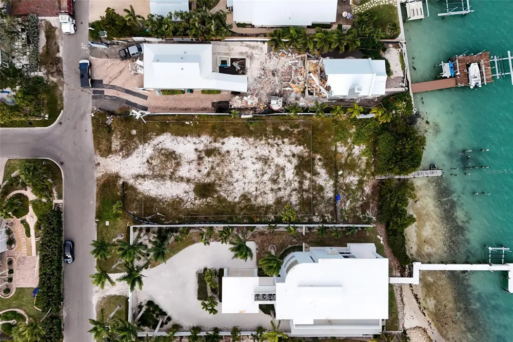 7094 LONGBOAT DRIVE E Longboat Key, FL 34228