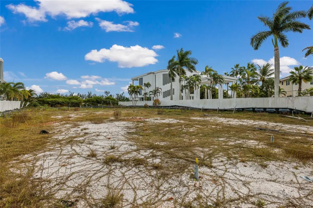 7094 LONGBOAT DRIVE E Longboat Key, FL 34228