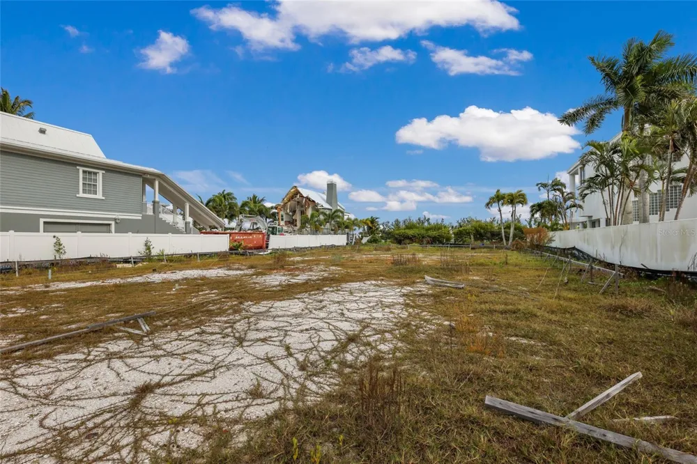 7094 LONGBOAT DRIVE E Longboat Key, FL 34228