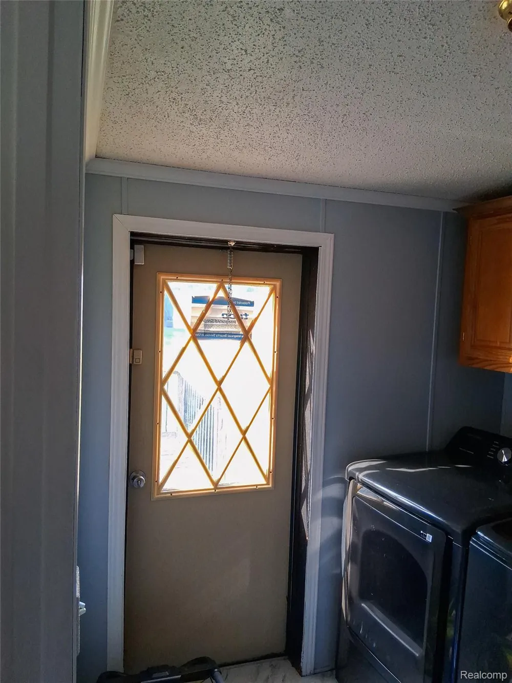 28868 Cherrywood Flat Rock City, MI 48134