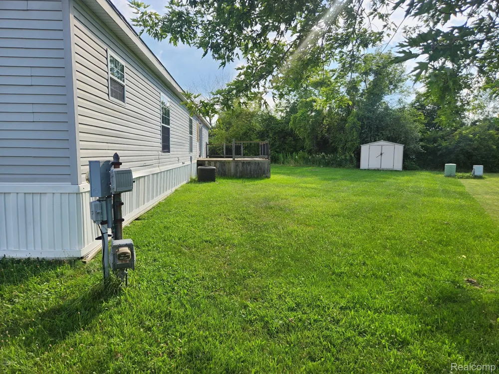 28868 Cherrywood Flat Rock City, MI 48134