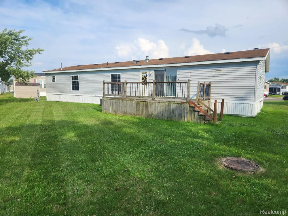 28868 Cherrywood Flat Rock City, MI 48134