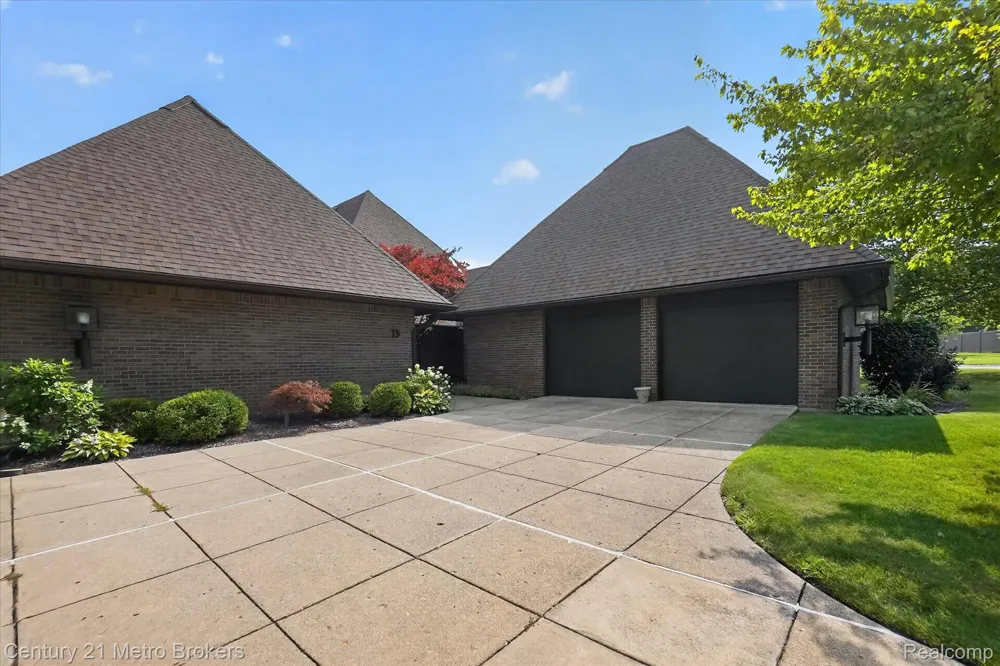 9095 S Saginaw Road #13 Grand Blanc Charter Township, MI 48439