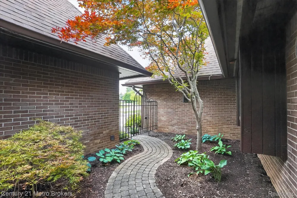 9095 S Saginaw Road #13 Grand Blanc Charter Township, MI 48439