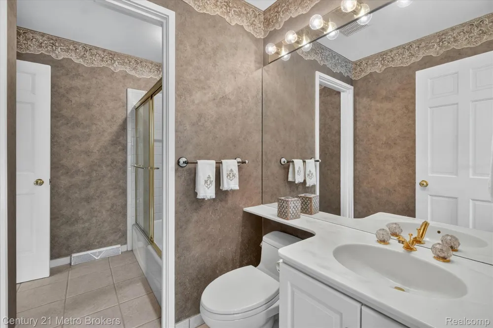 9095 S Saginaw Road #13 Grand Blanc Charter Township, MI 48439