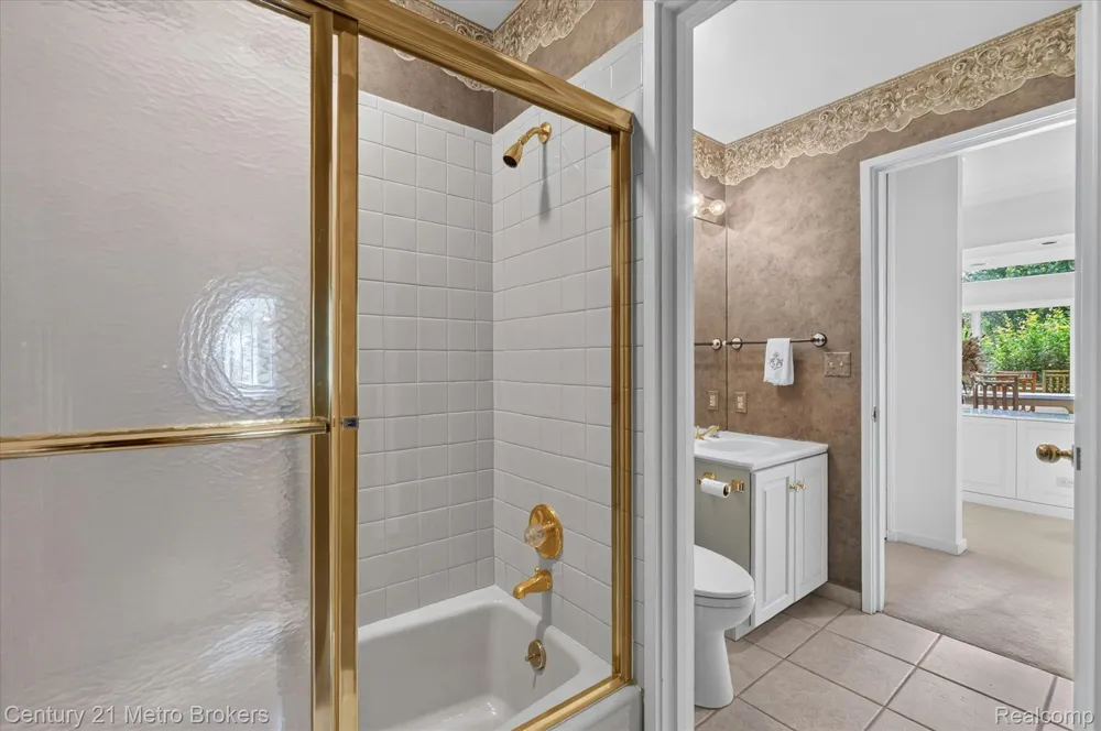 9095 S Saginaw Road #13 Grand Blanc Charter Township, MI 48439