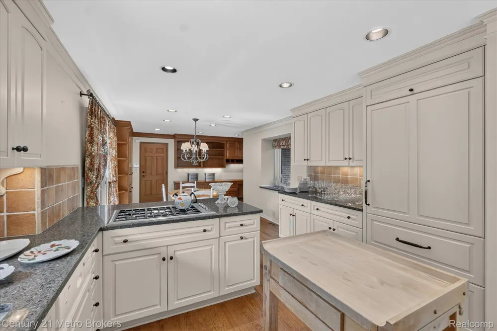 9095 S Saginaw Road #13 Grand Blanc Charter Township, MI 48439