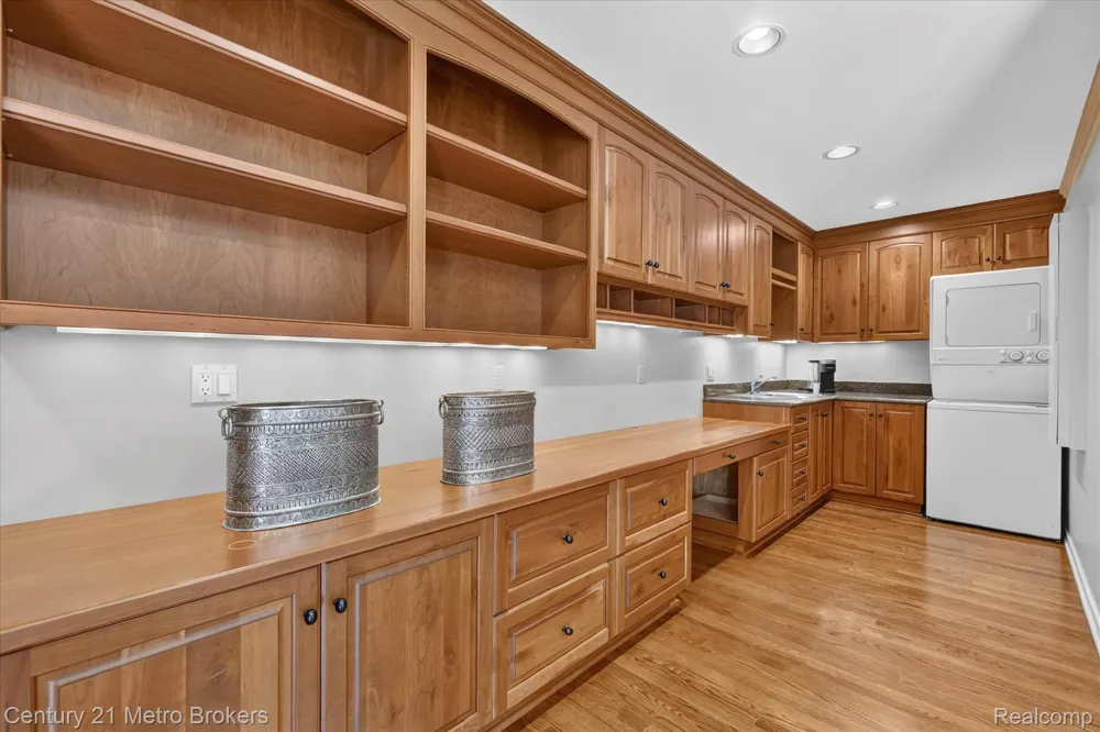 9095 S Saginaw Road #13 Grand Blanc Charter Township, MI 48439