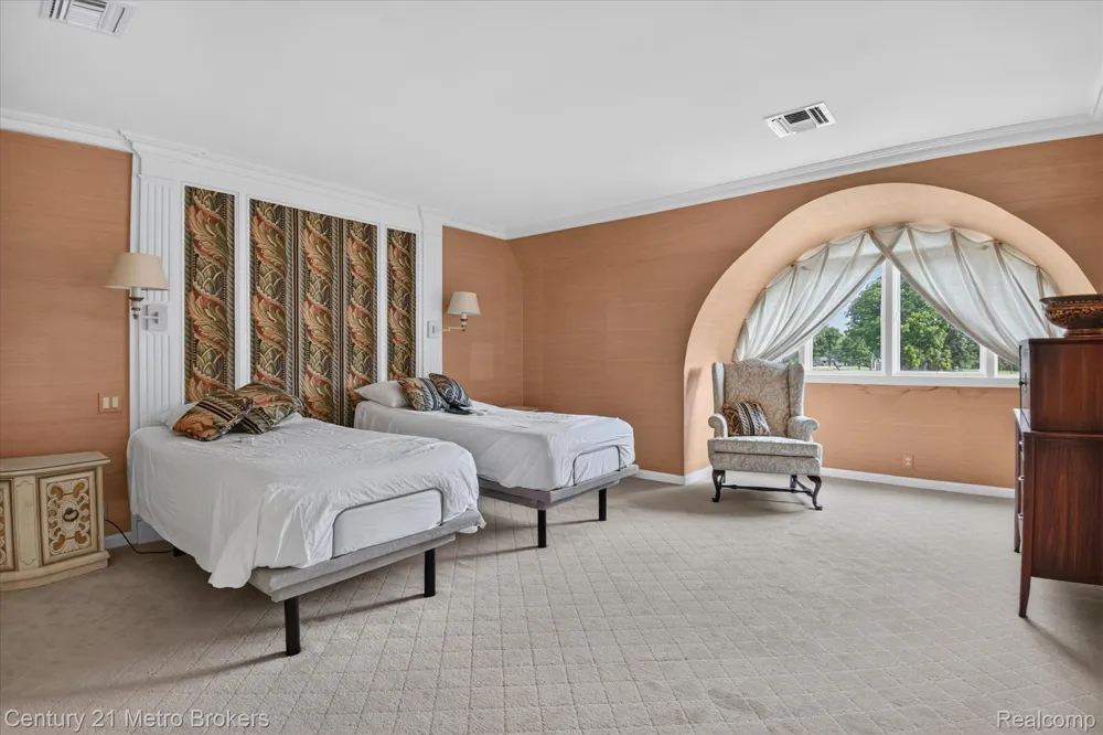 9095 S Saginaw Road #13 Grand Blanc Charter Township, MI 48439