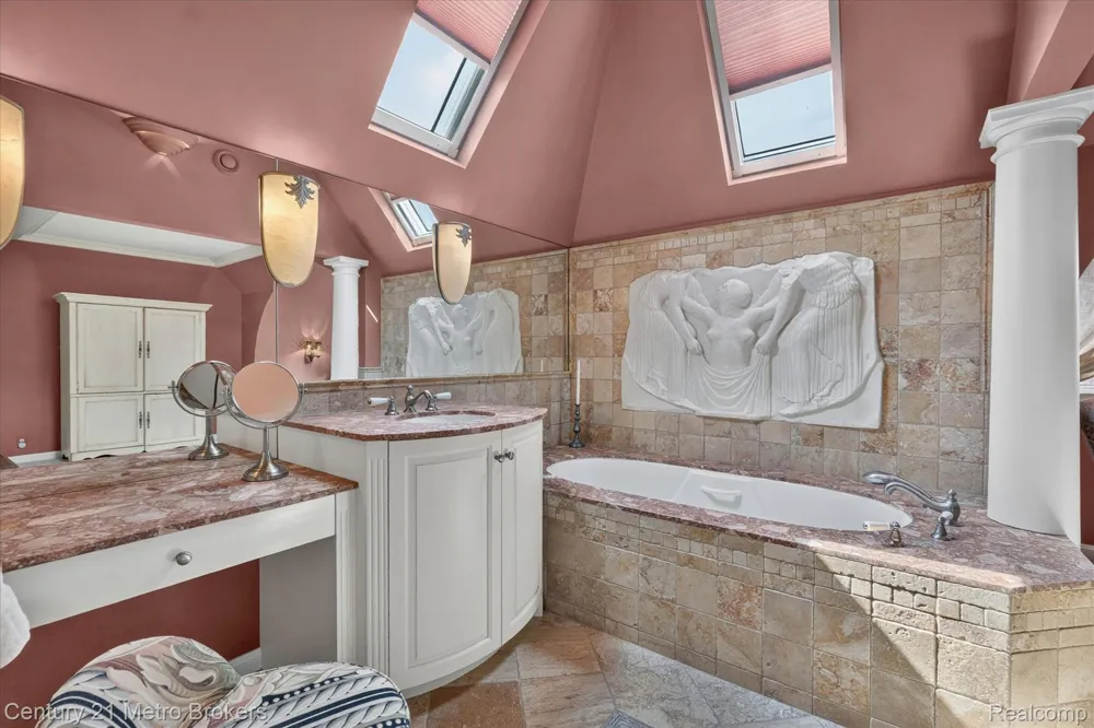 9095 S Saginaw Road #13 Grand Blanc Charter Township, MI 48439