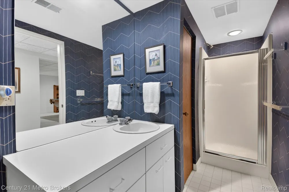 9095 S Saginaw Road #13 Grand Blanc Charter Township, MI 48439