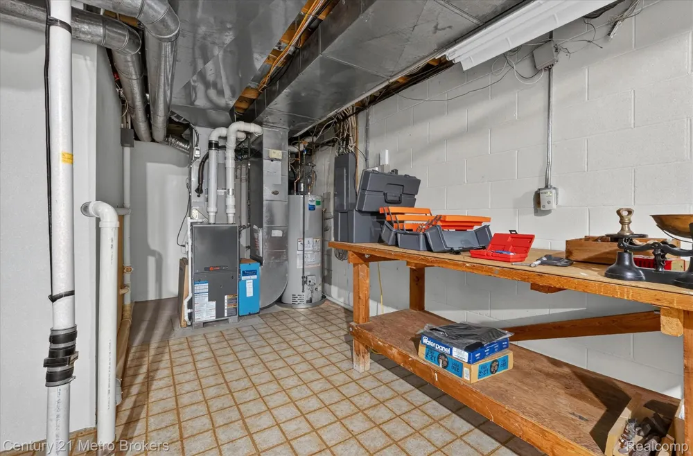 9095 S Saginaw Road #13 Grand Blanc Charter Township, MI 48439
