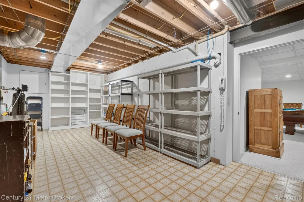 9095 S Saginaw Road #13 Grand Blanc Charter Township, MI 48439