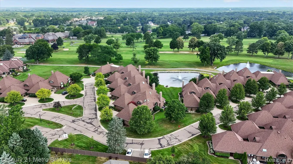 9095 S Saginaw Road #13 Grand Blanc Charter Township, MI 48439