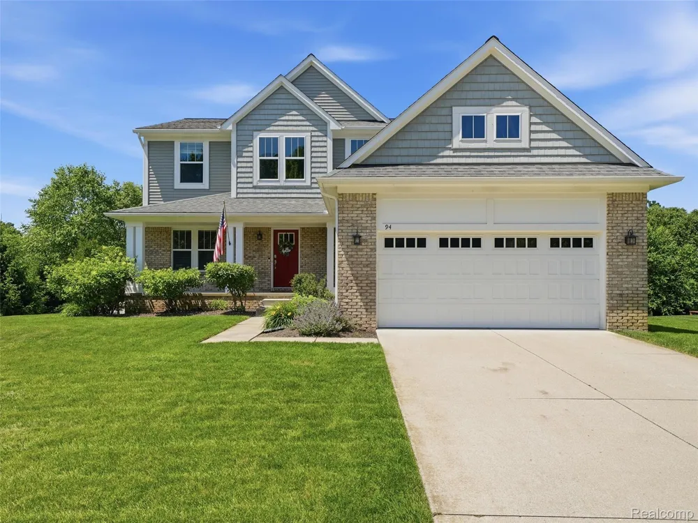 94 Blackberry Drive White Lake Charter Township, MI 48386