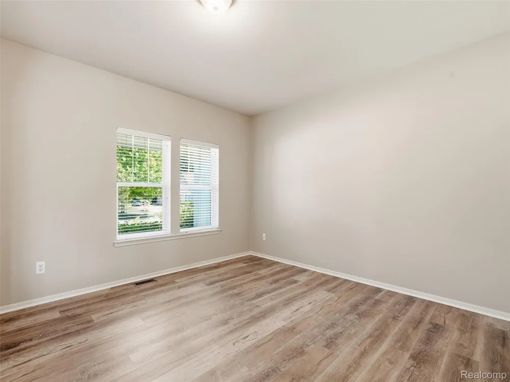 94 Blackberry Drive White Lake Charter Township, MI 48386