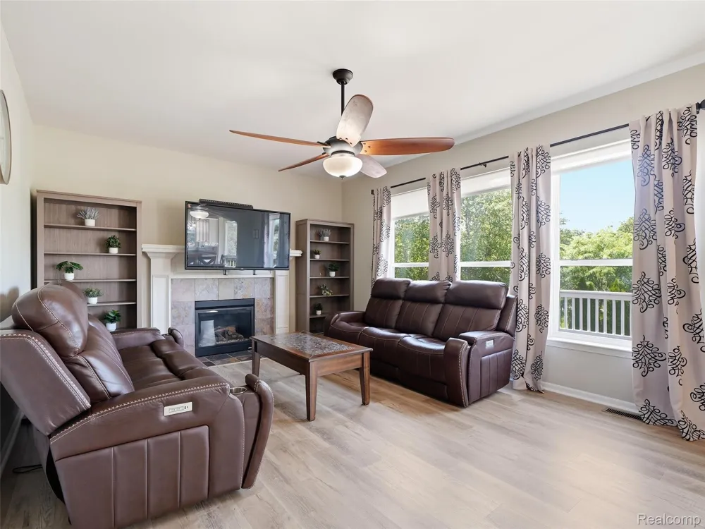 94 Blackberry Drive White Lake Charter Township, MI 48386
