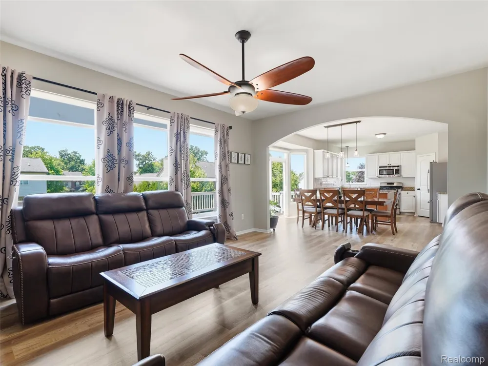 94 Blackberry Drive White Lake Charter Township, MI 48386
