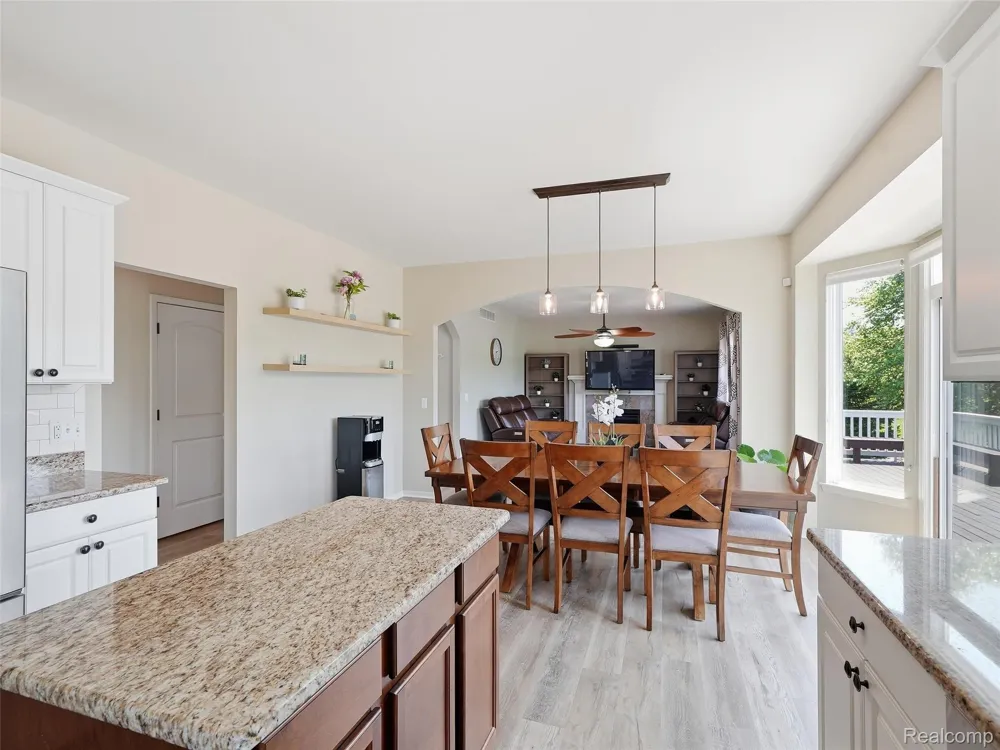 94 Blackberry Drive White Lake Charter Township, MI 48386
