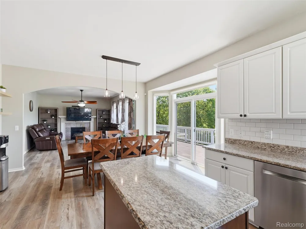 94 Blackberry Drive White Lake Charter Township, MI 48386