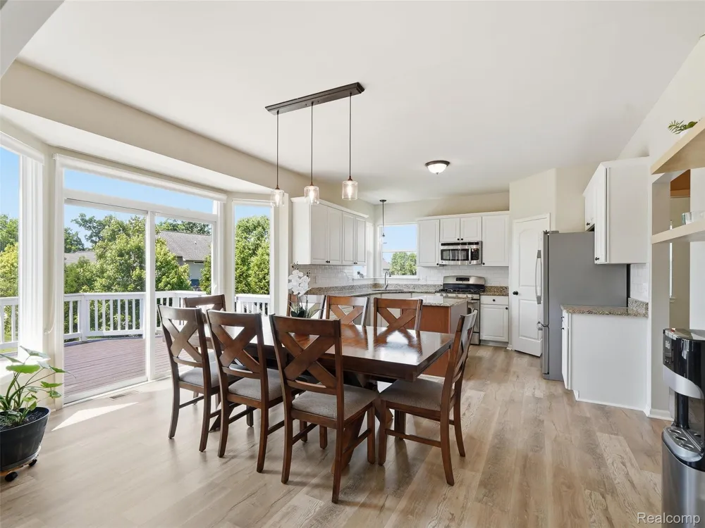 94 Blackberry Drive White Lake Charter Township, MI 48386