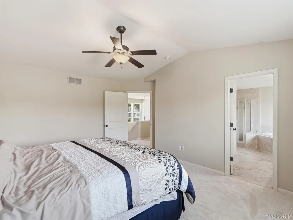 94 Blackberry Drive White Lake Charter Township, MI 48386