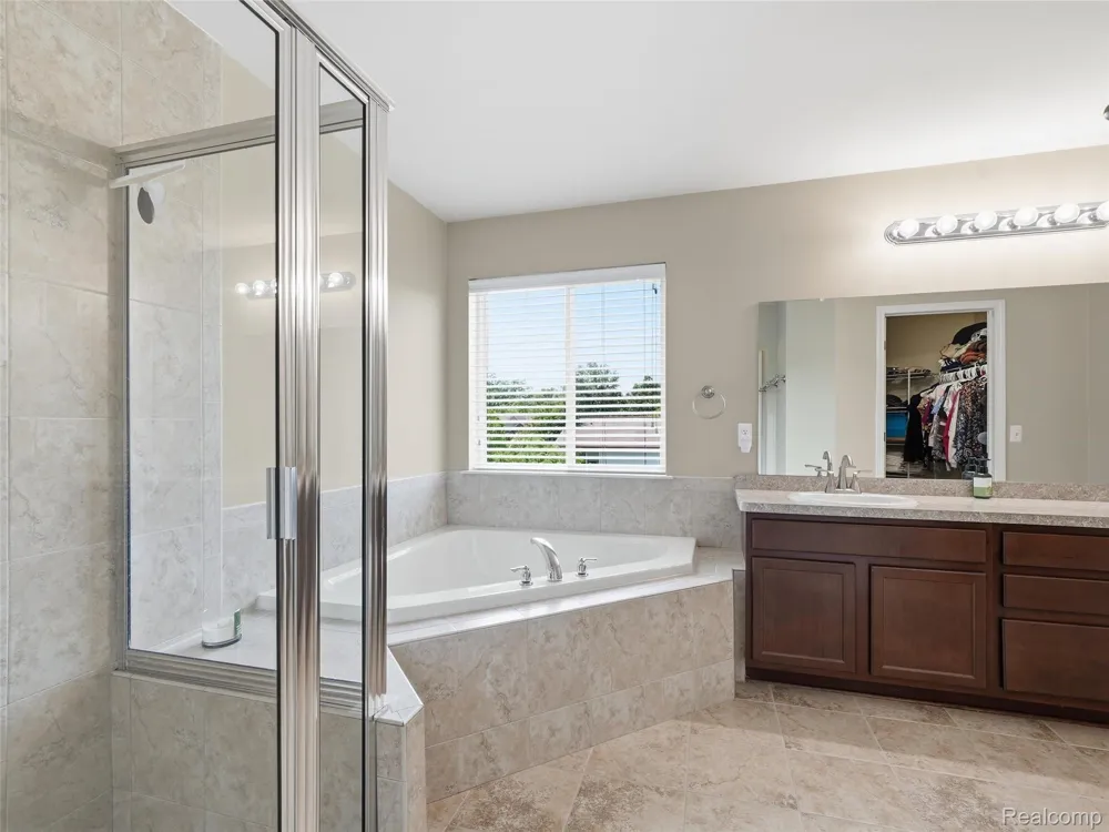 94 Blackberry Drive White Lake Charter Township, MI 48386