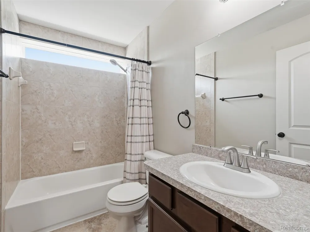 94 Blackberry Drive White Lake Charter Township, MI 48386