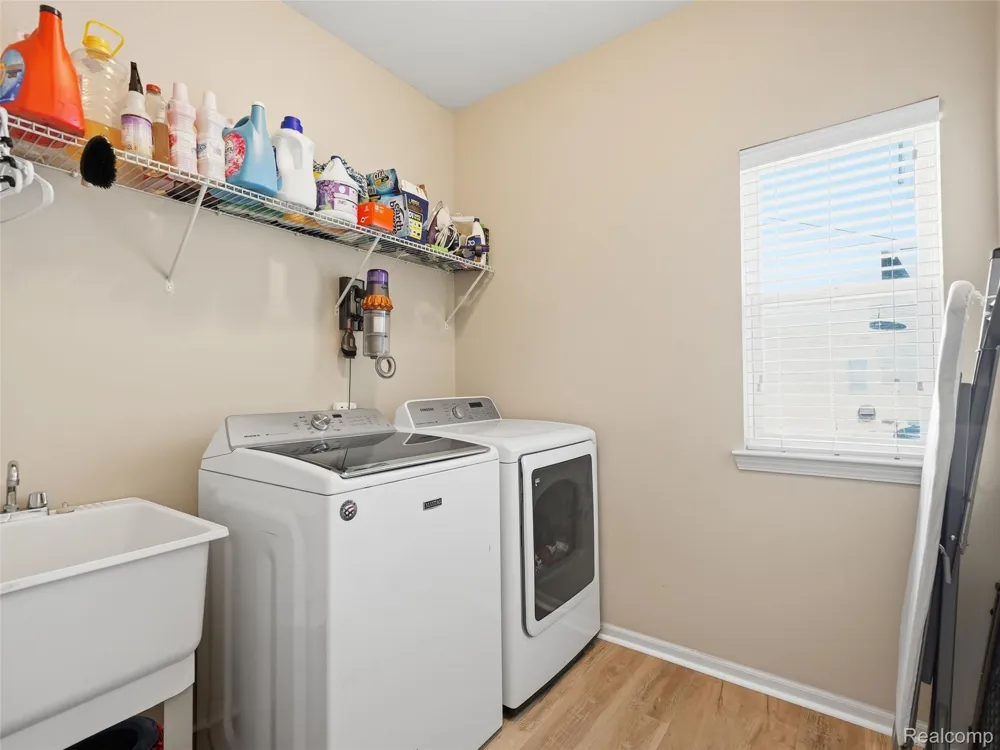 94 Blackberry Drive White Lake Charter Township, MI 48386